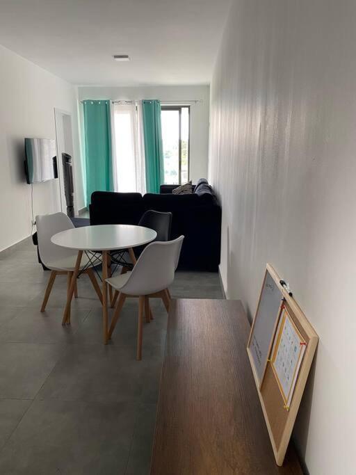 Sandstone Apartment A Walk To The Beach Flic-en-Flacq Exterior foto